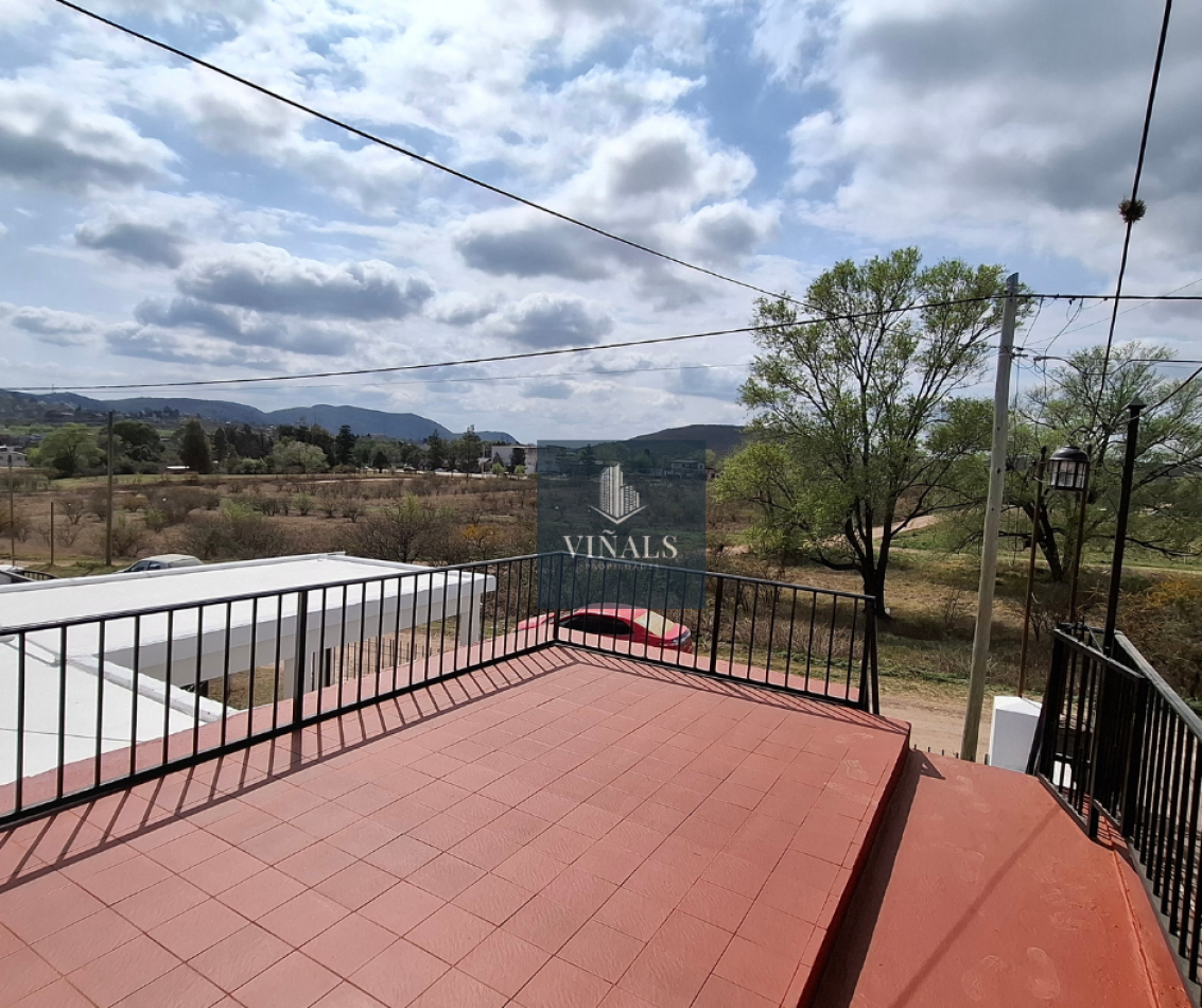 CASA + MONOAMBIENTE EN VENTA, EMBALSE, B° AMAPOLAS