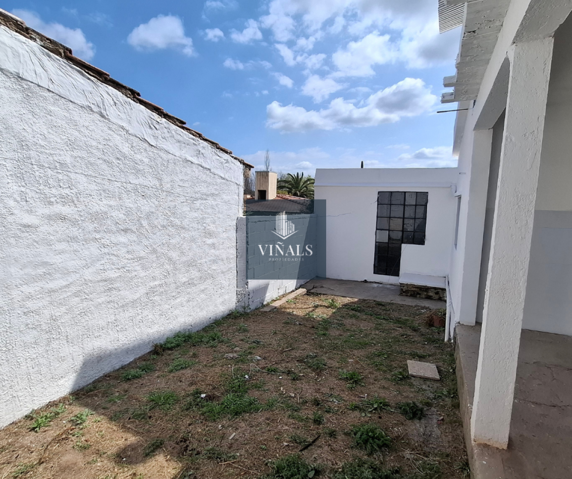 CASA + MONOAMBIENTE EN VENTA, EMBALSE, B° AMAPOLAS