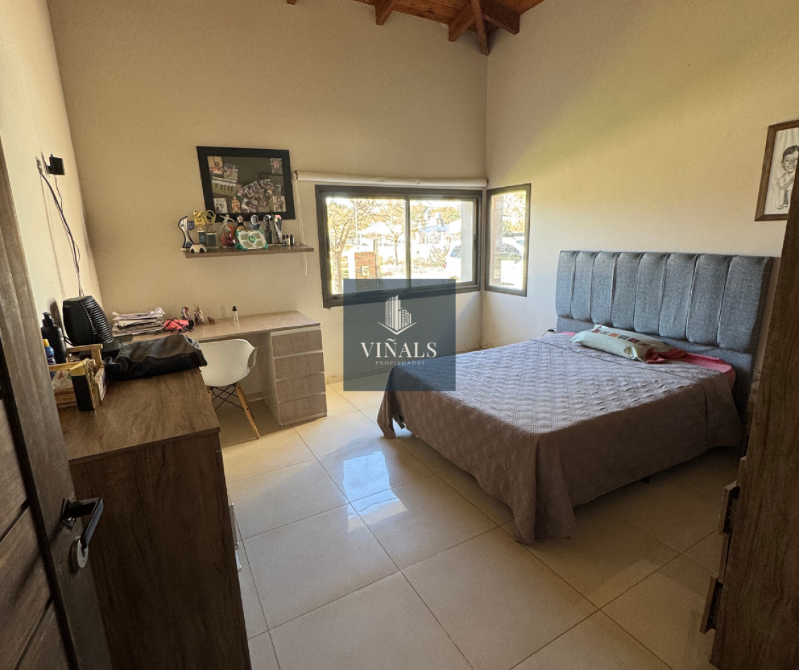 CASA DE 5 AMBIENTES EN ALMAFUERTE, B° TIERRAS DEL FUNDADOR