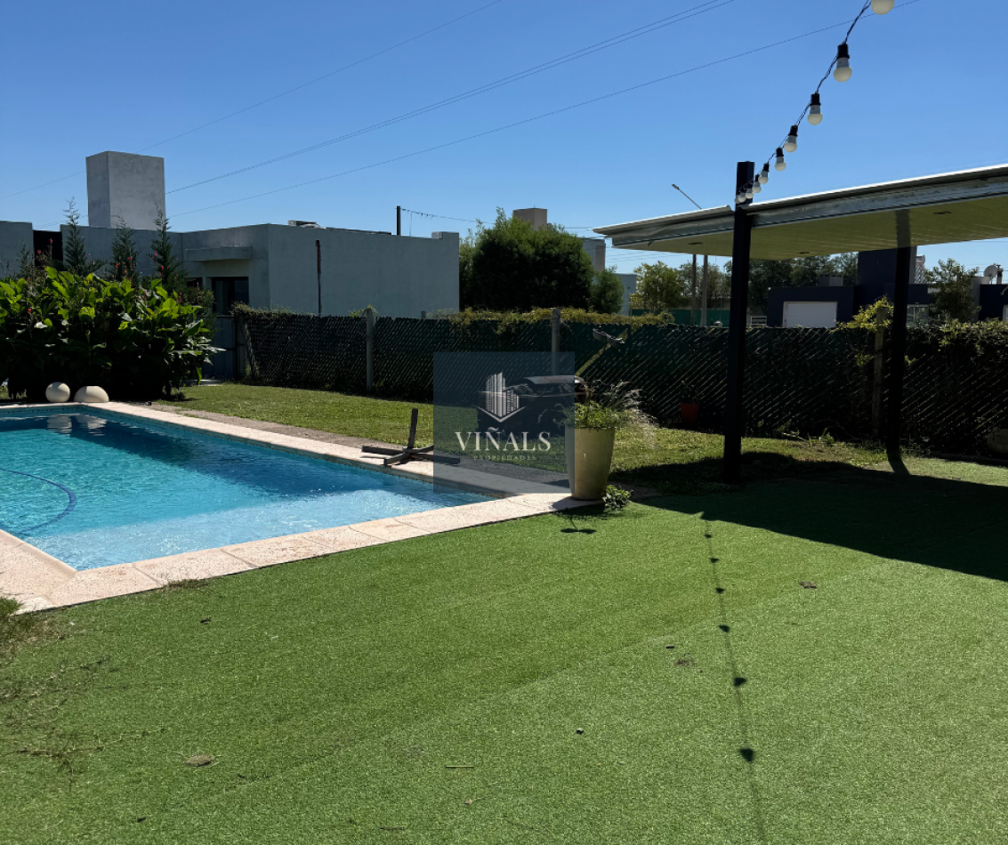 CASA DE 5 AMBIENTES EN ALMAFUERTE, B° TIERRAS DEL FUNDADOR