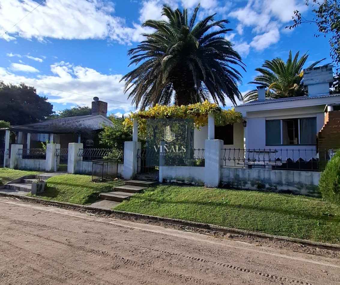 CASA + DOS DEPARTAMENTOS EN EMBALSE DE CALAMUCHITA