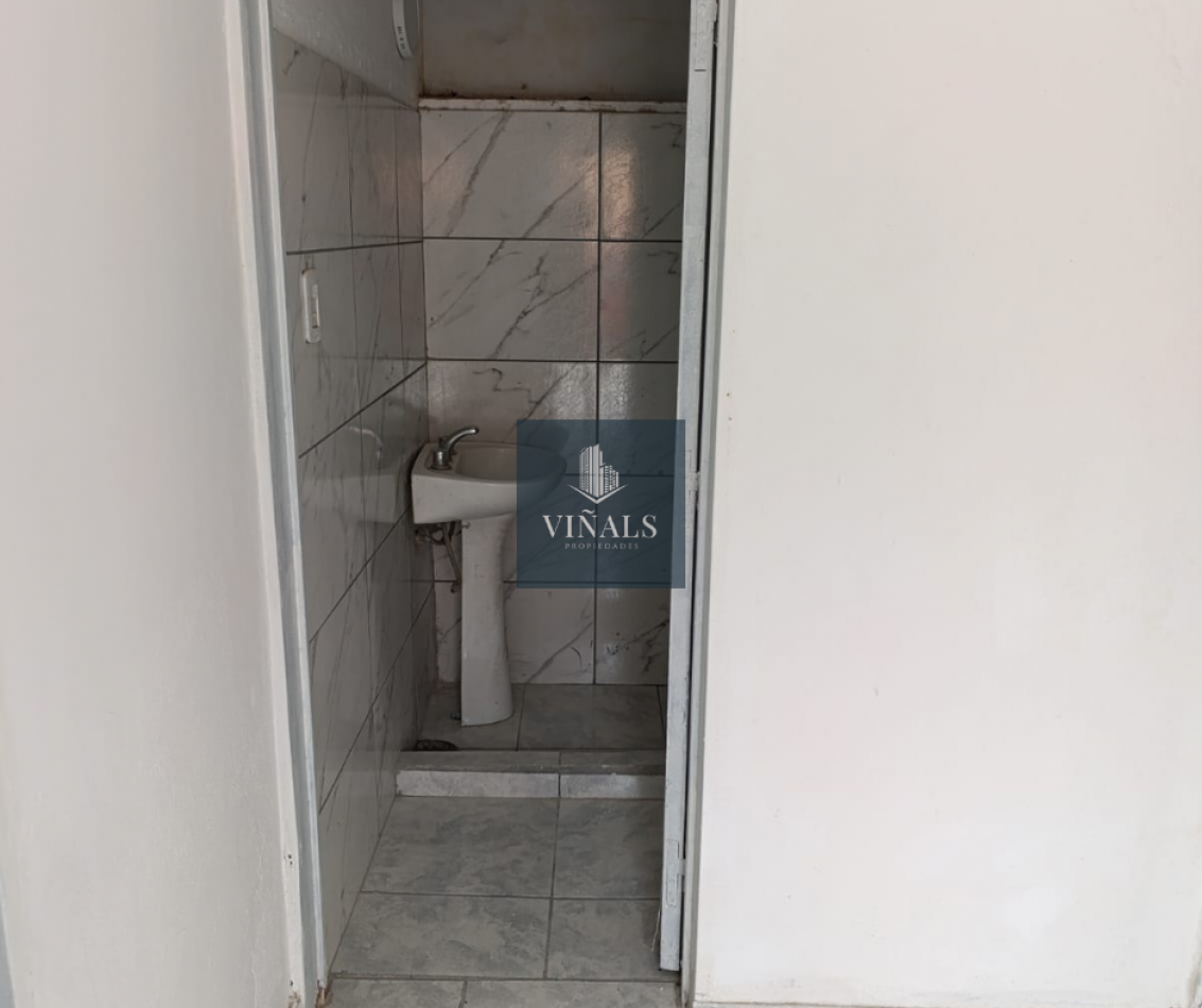 CASA EN LOTE ESQUINA EN ALMAFUERTE