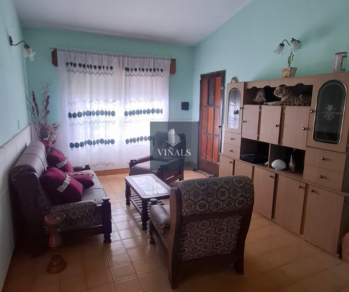 Casa en Villa Rumipal 3 dormitorios, lote esquina y gas natural