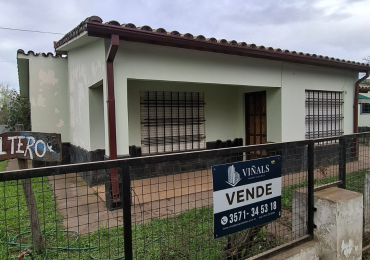 Casa en Villa Rumipal 3 dormitorios, lote esquina y gas natural